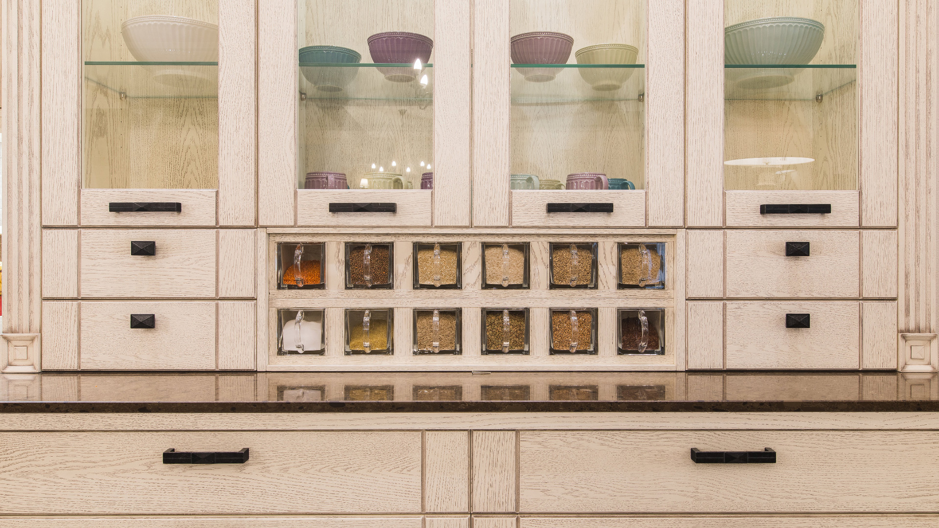 Hanák nábytek kuchyně AVIGNON