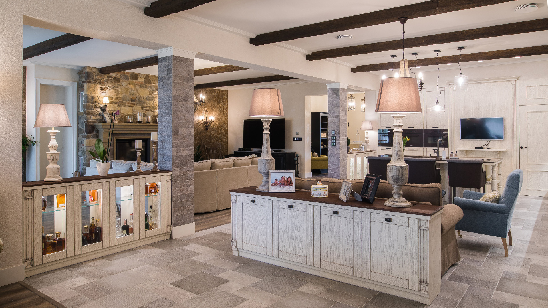 Hanák nábytek kuchyně AVIGNON