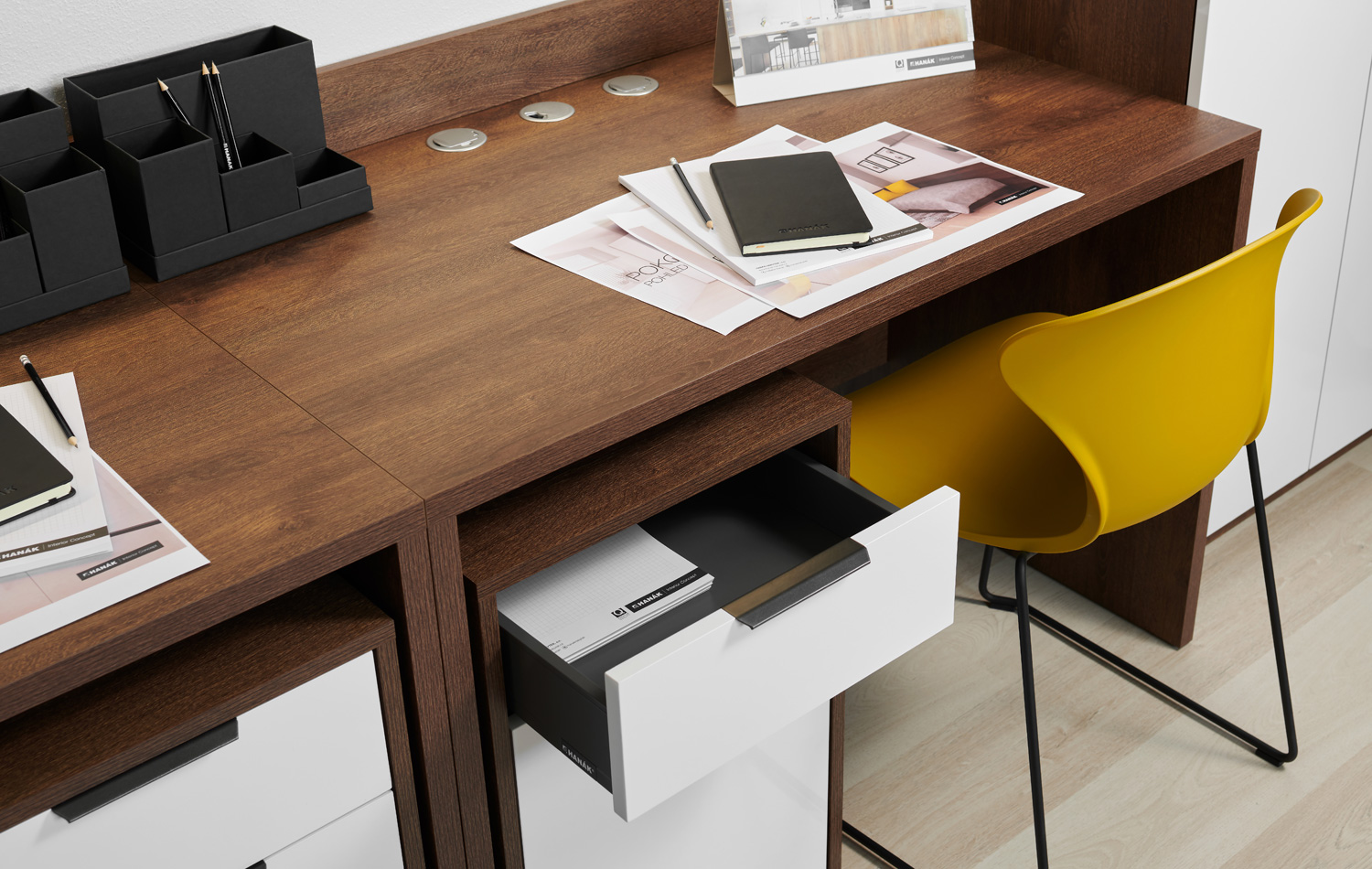 Hanák nábytek moderní studentský pokoj úložná zásuvka