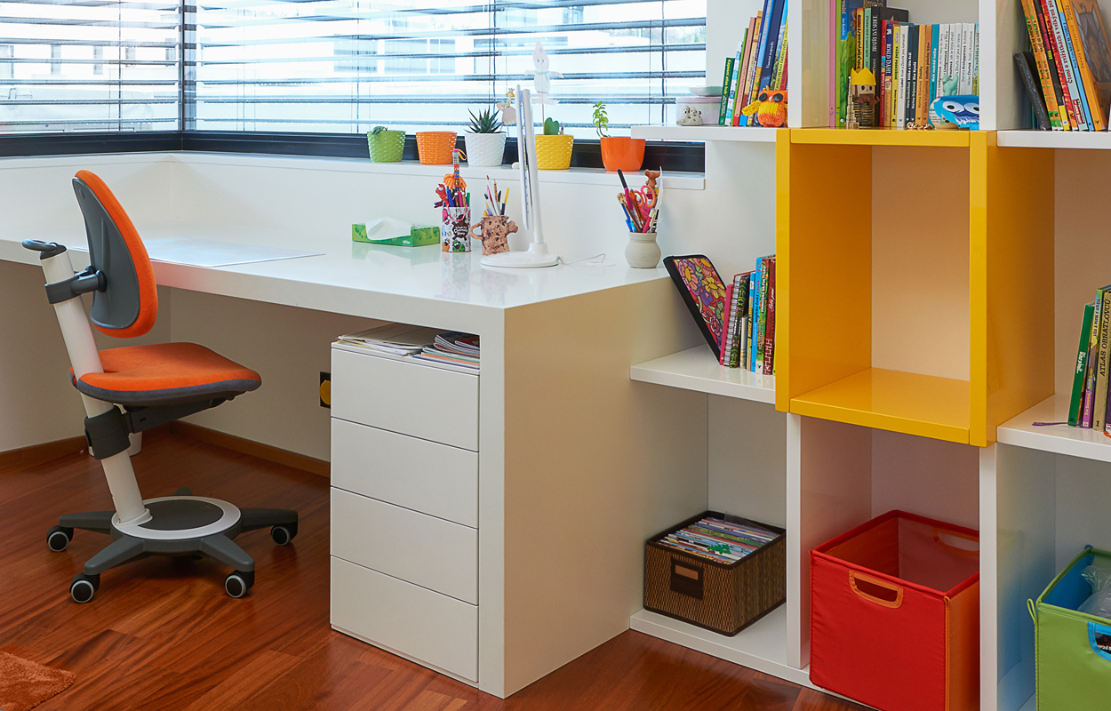 Hanák nábytek pokoj s knihovnou