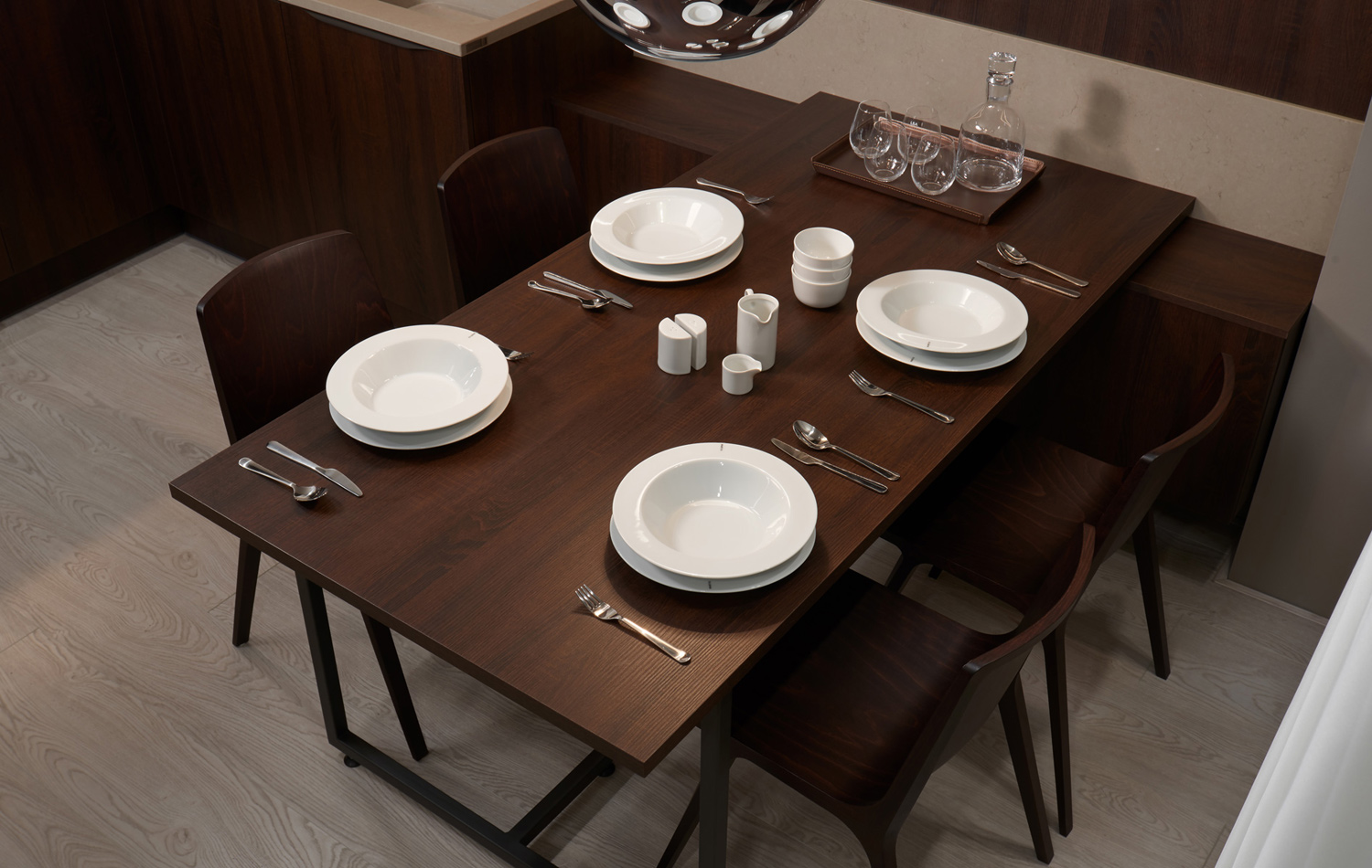 Hanák jídelní stůl